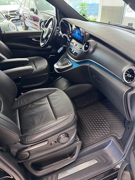 Vehicle Image 38