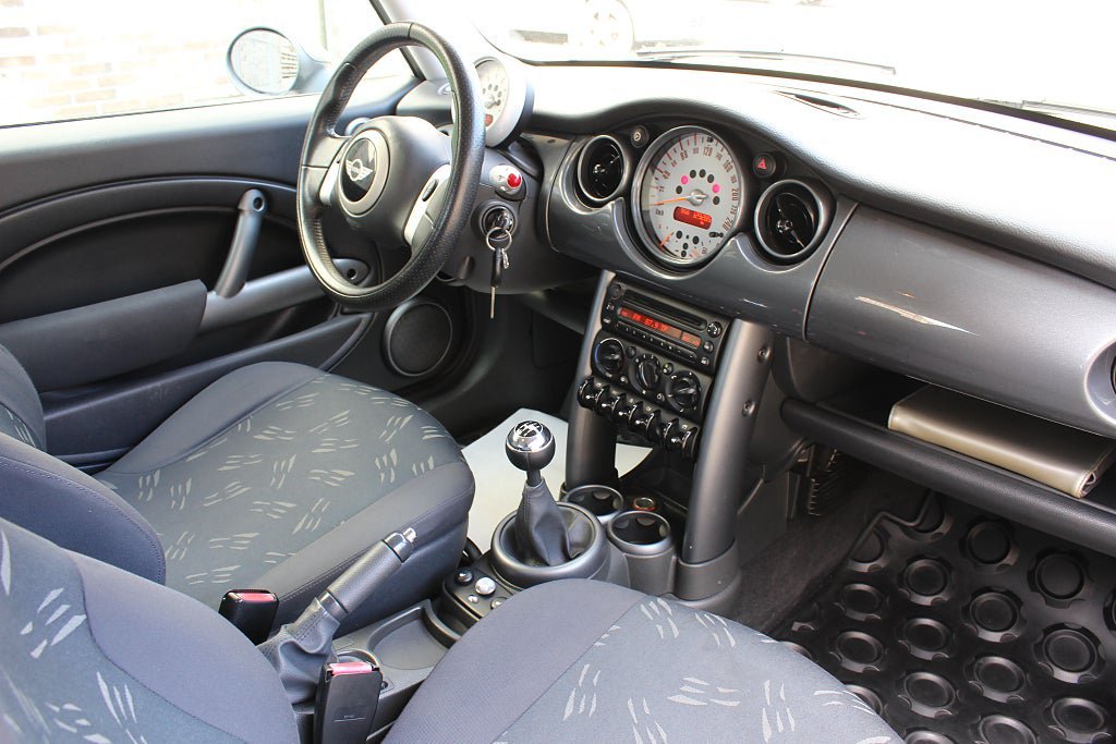 Vehicle Image 24