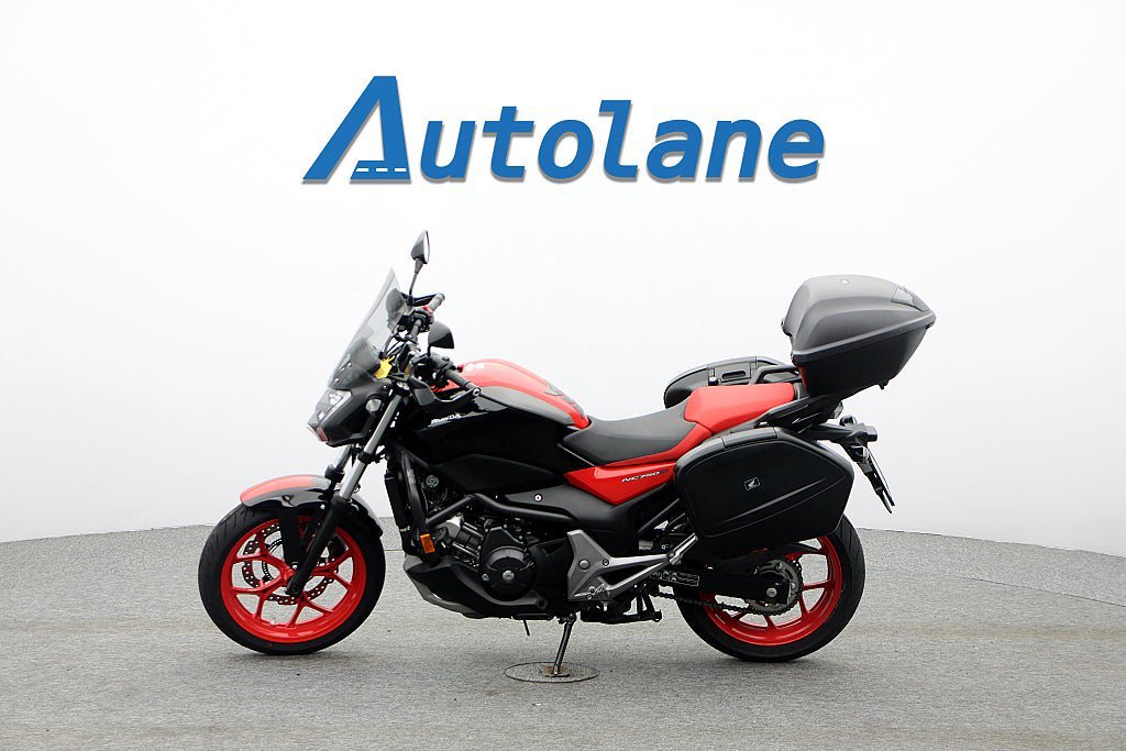 Vehicle Image 10