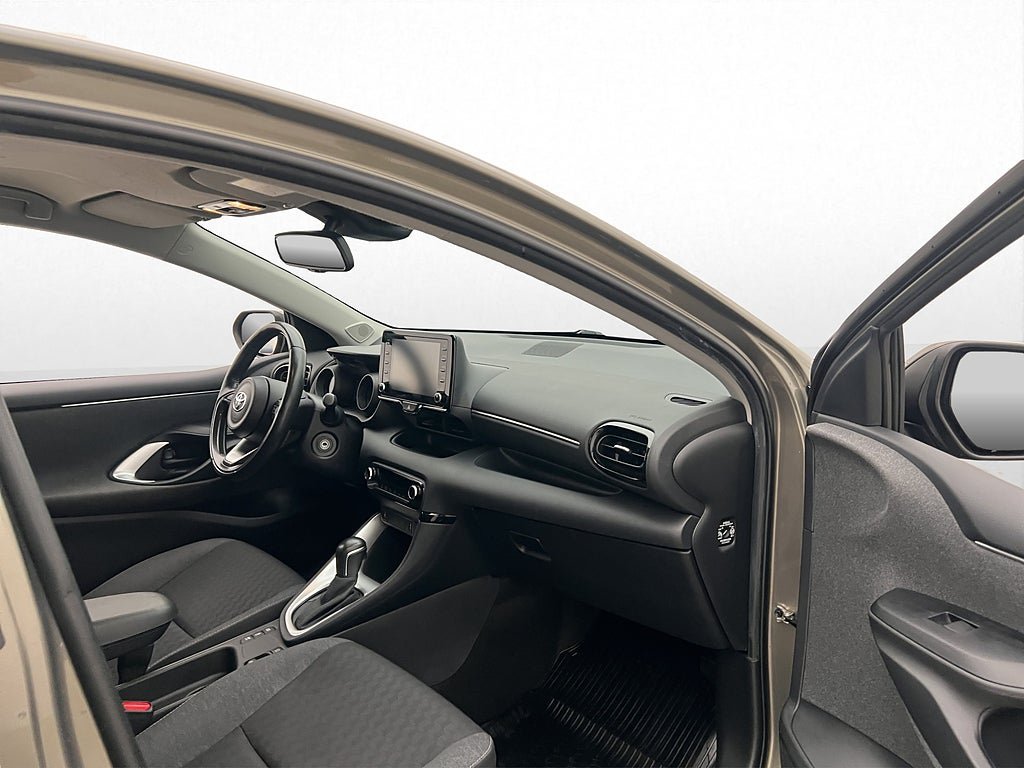 Vehicle Image 16