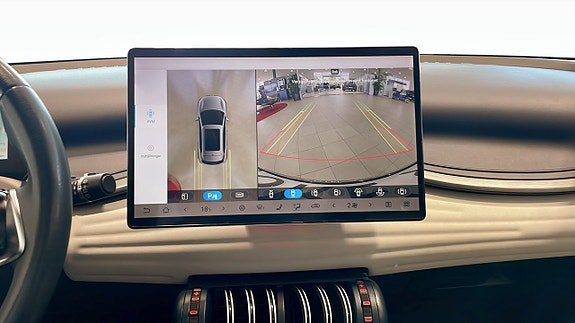 Vehicle Image 11