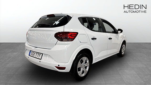 Vehicle Image 5