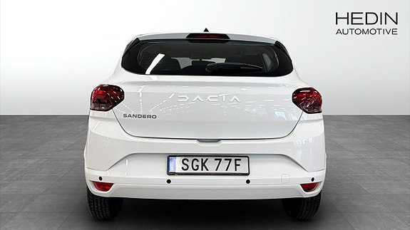 Vehicle Image 6