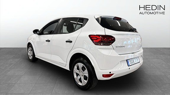 Vehicle Image 7