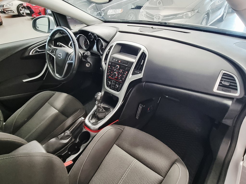 Vehicle Image 16