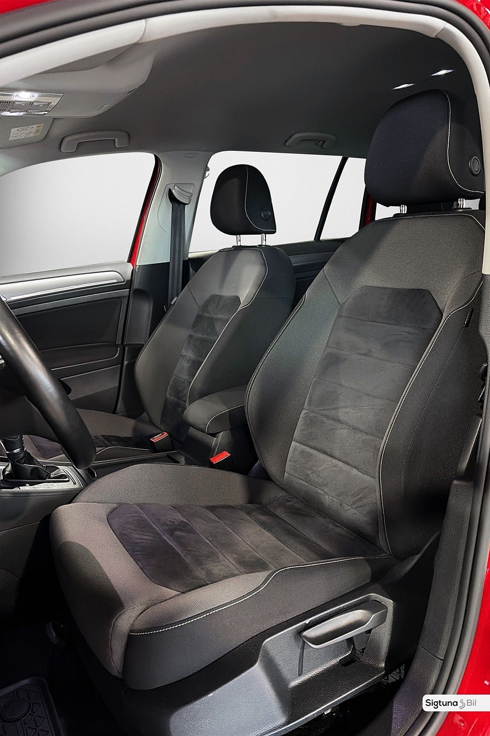 Vehicle Image 12