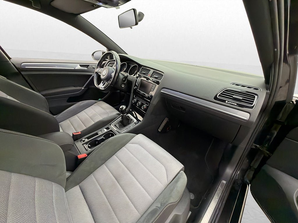 Vehicle Image 24