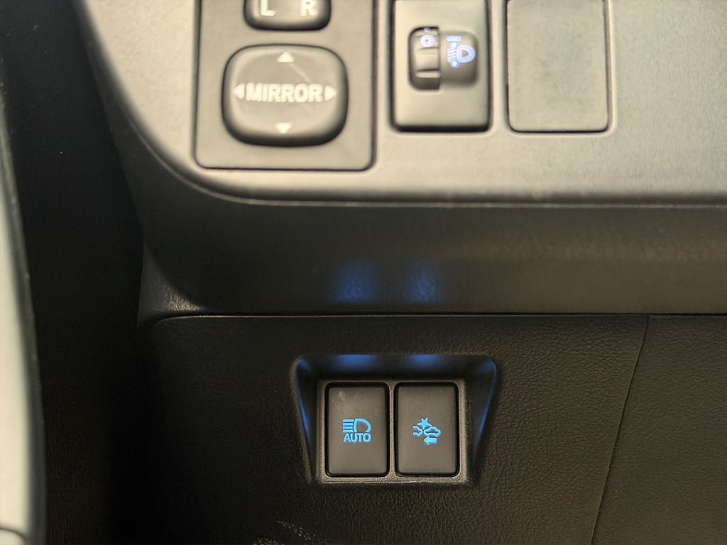 Vehicle Image 23