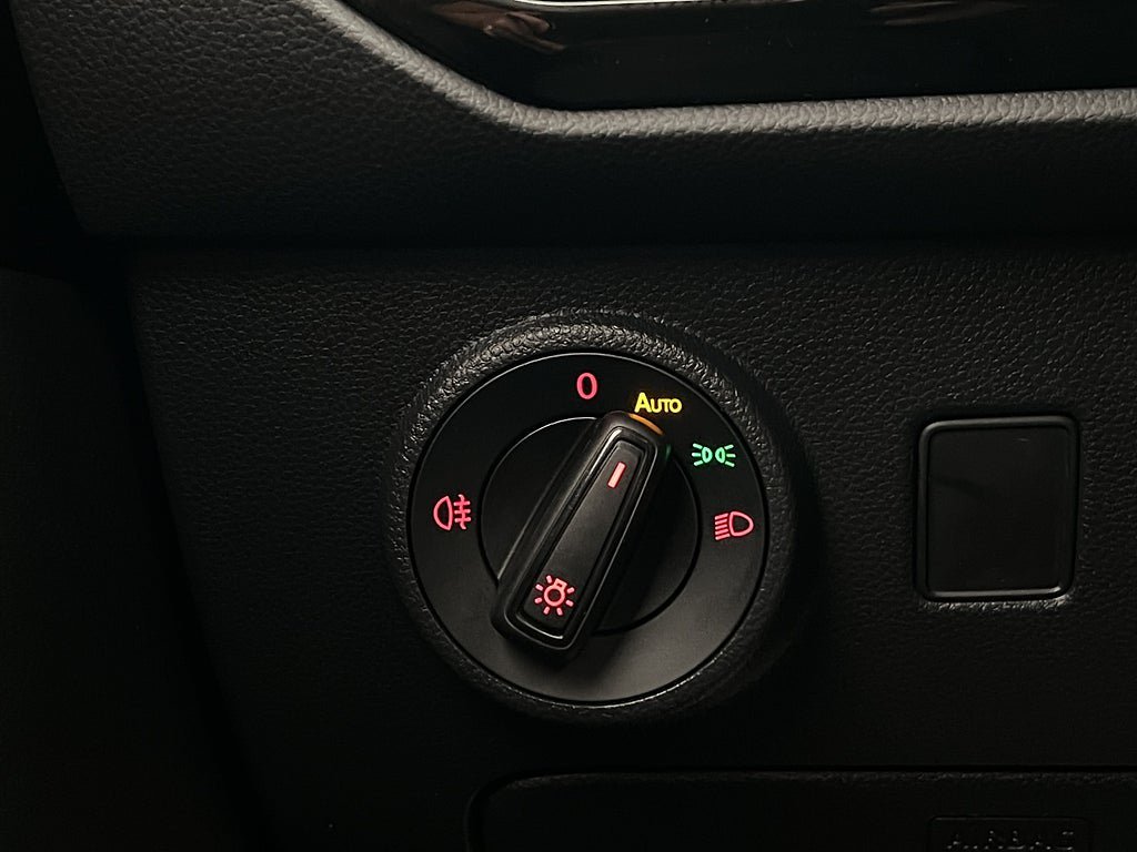 Vehicle Image 28