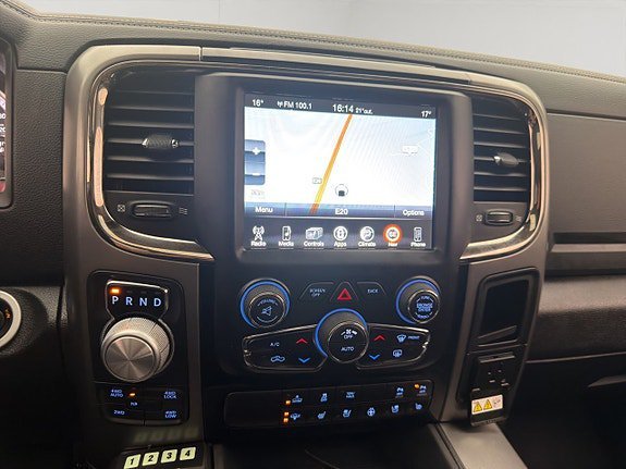 Vehicle Image 25