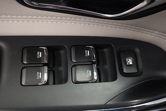 Vehicle Image 27