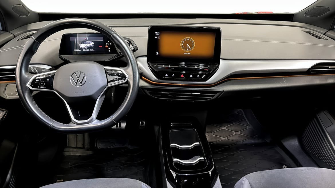 Vehicle Image 10