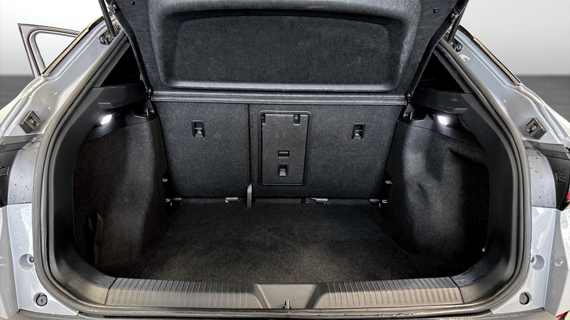 Vehicle Image 12