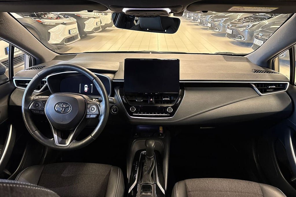 Vehicle Image 12