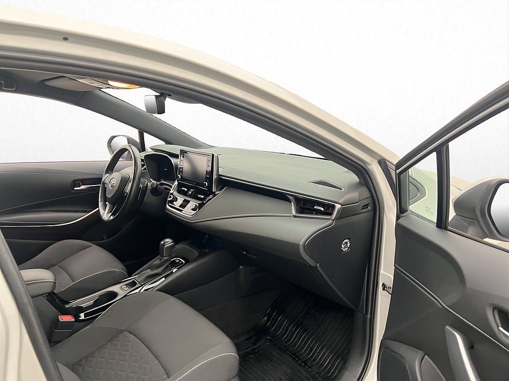Vehicle Image 12
