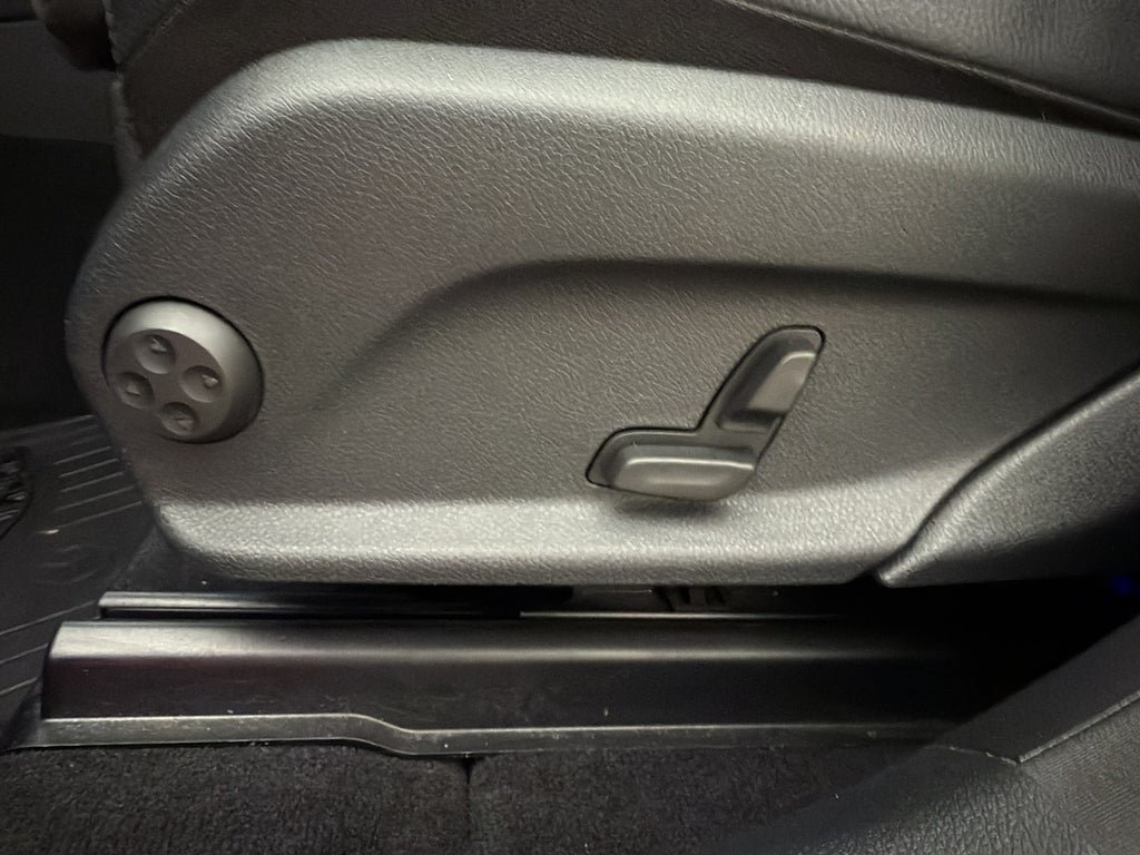 Vehicle Image 35