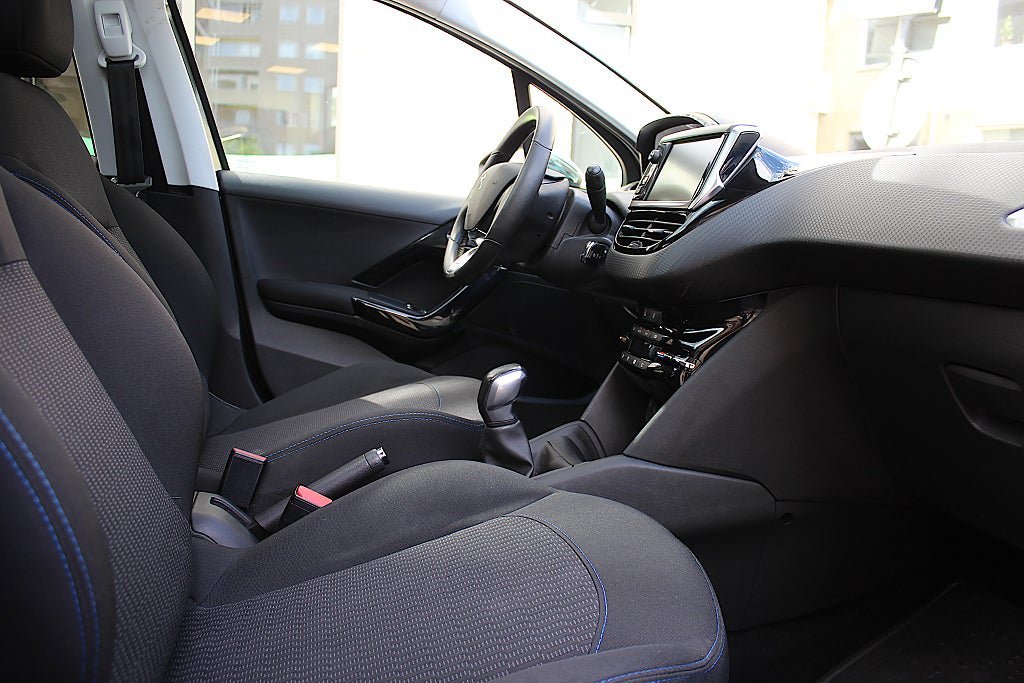 Vehicle Image 18