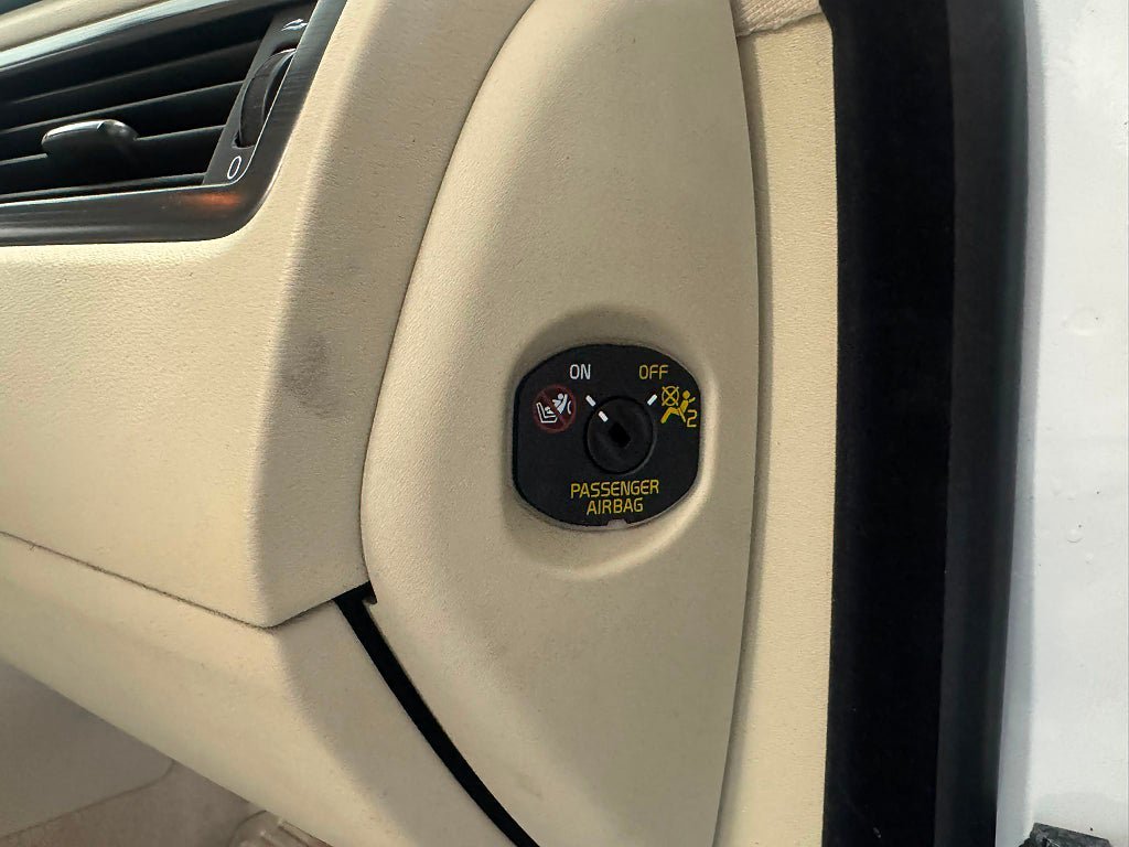 Vehicle Image 22