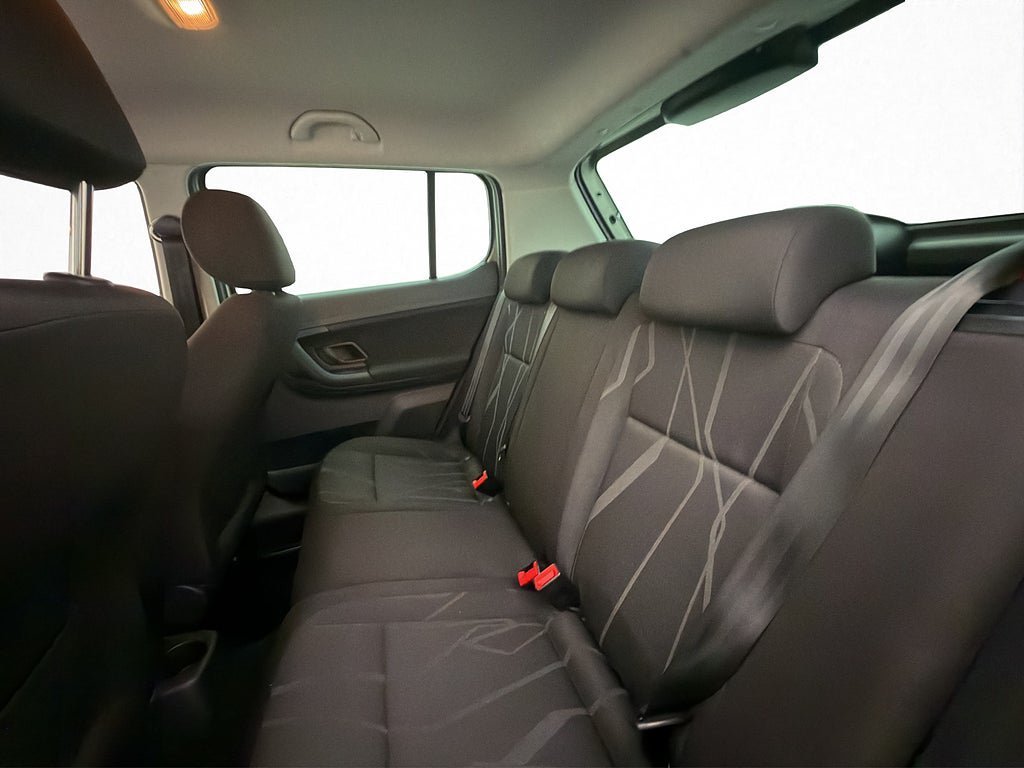 Vehicle Image 14