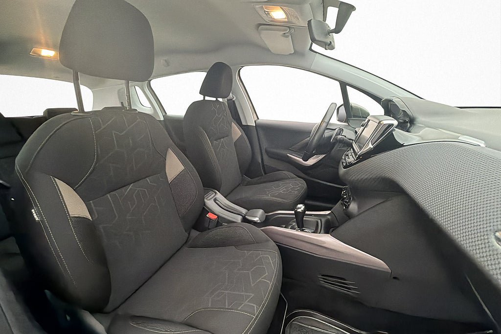 Vehicle Image 10