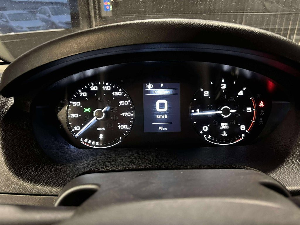Vehicle Image 25