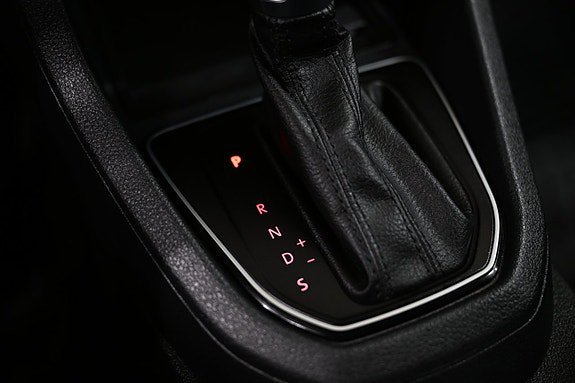 Vehicle Image 26