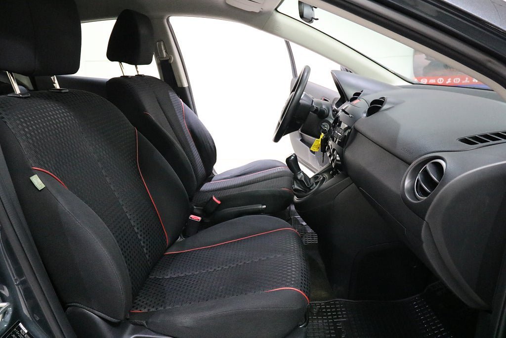 Vehicle Image 11