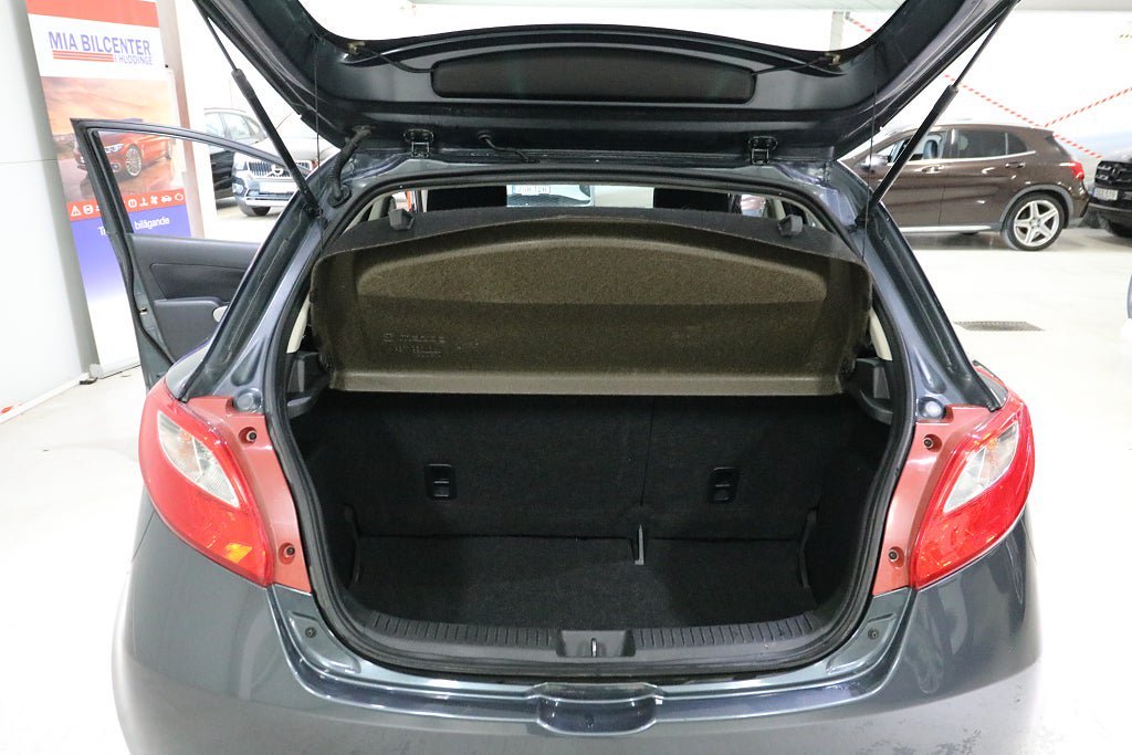 Vehicle Image 13