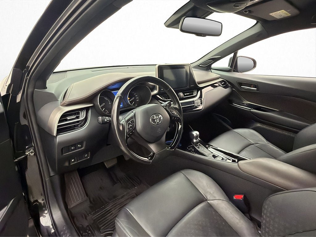 Vehicle Image 10