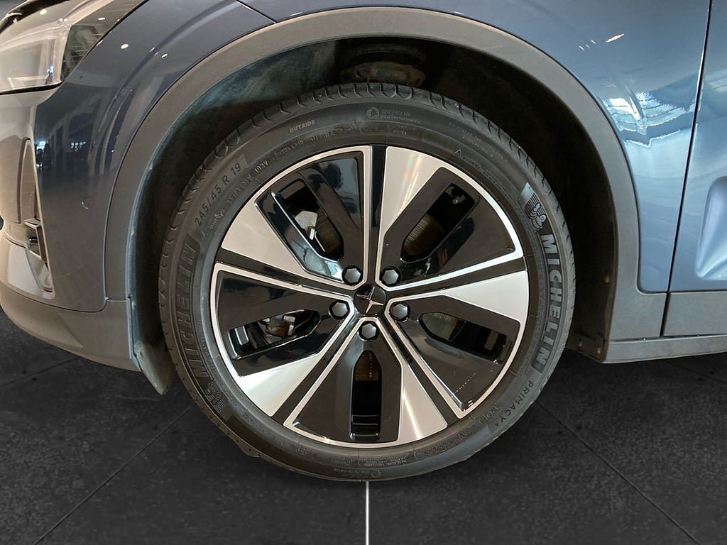 Vehicle Image 9