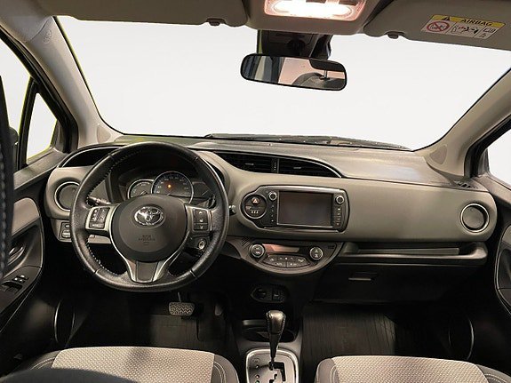 Vehicle Image 10