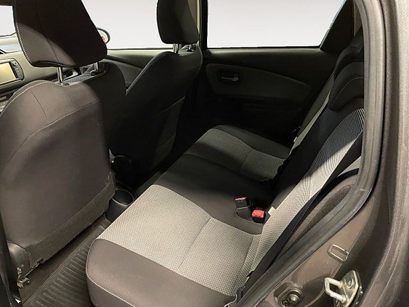 Vehicle Image 12