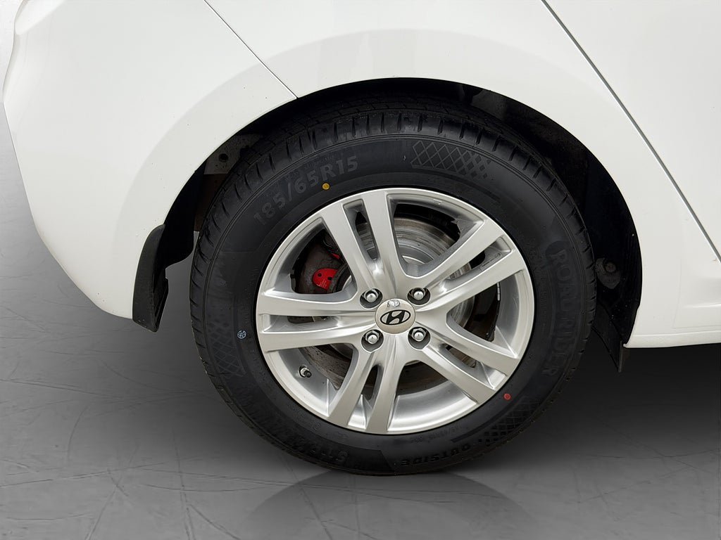 Vehicle Image 12