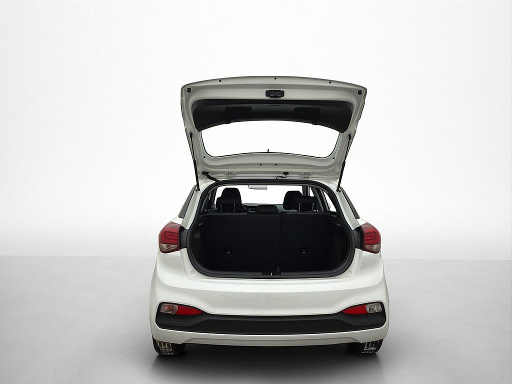 Vehicle Image 16