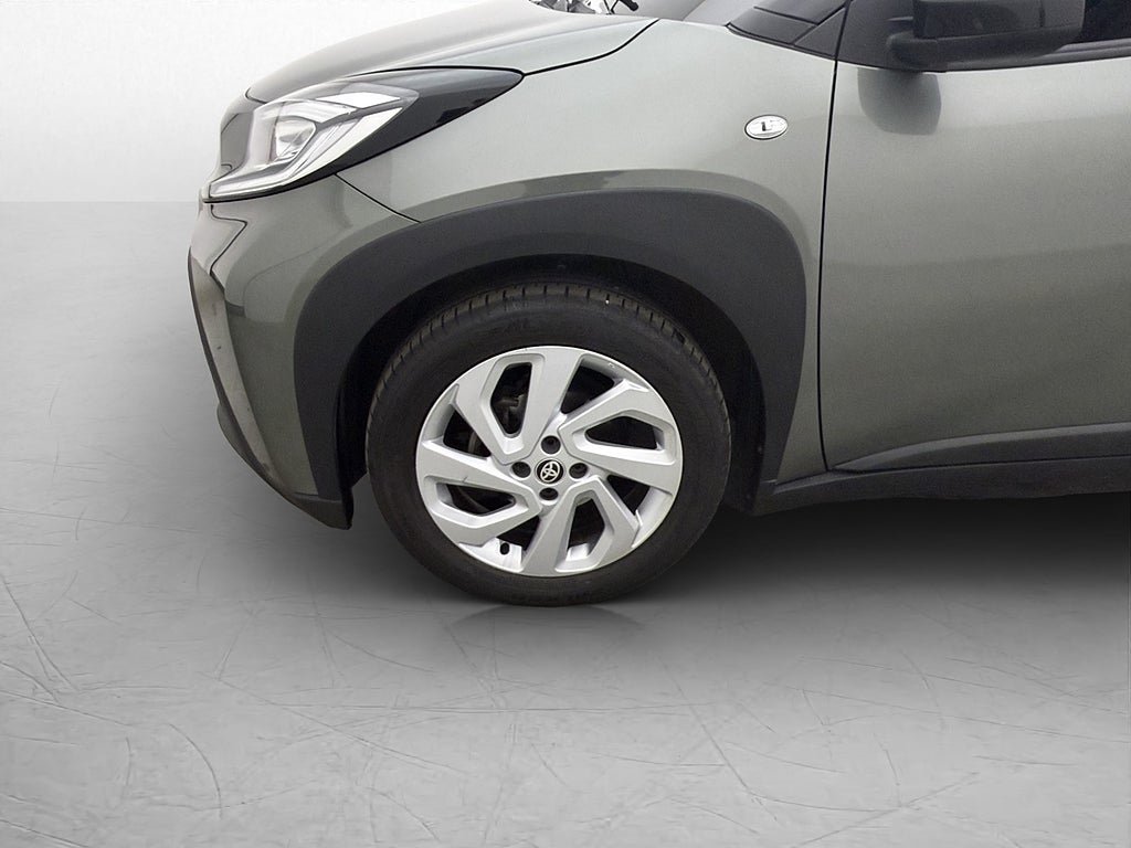 Vehicle Image 10