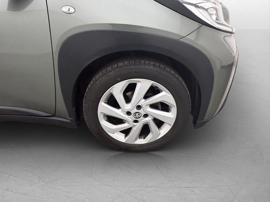 Vehicle Image 13
