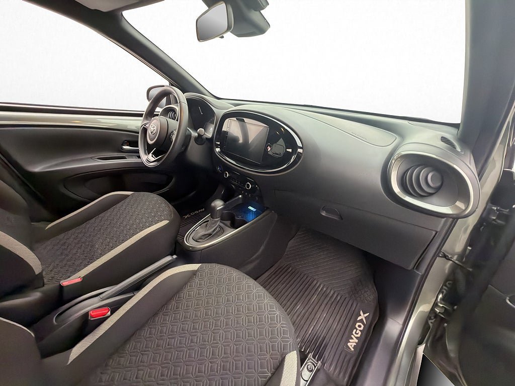 Vehicle Image 14