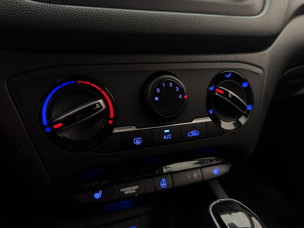 Vehicle Image 23