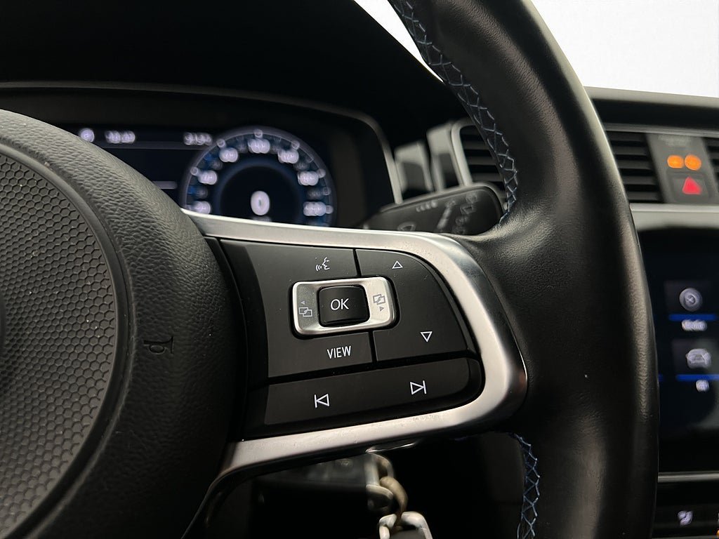 Vehicle Image 28