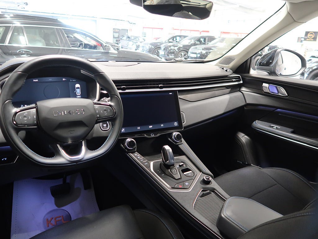 Vehicle Image 15