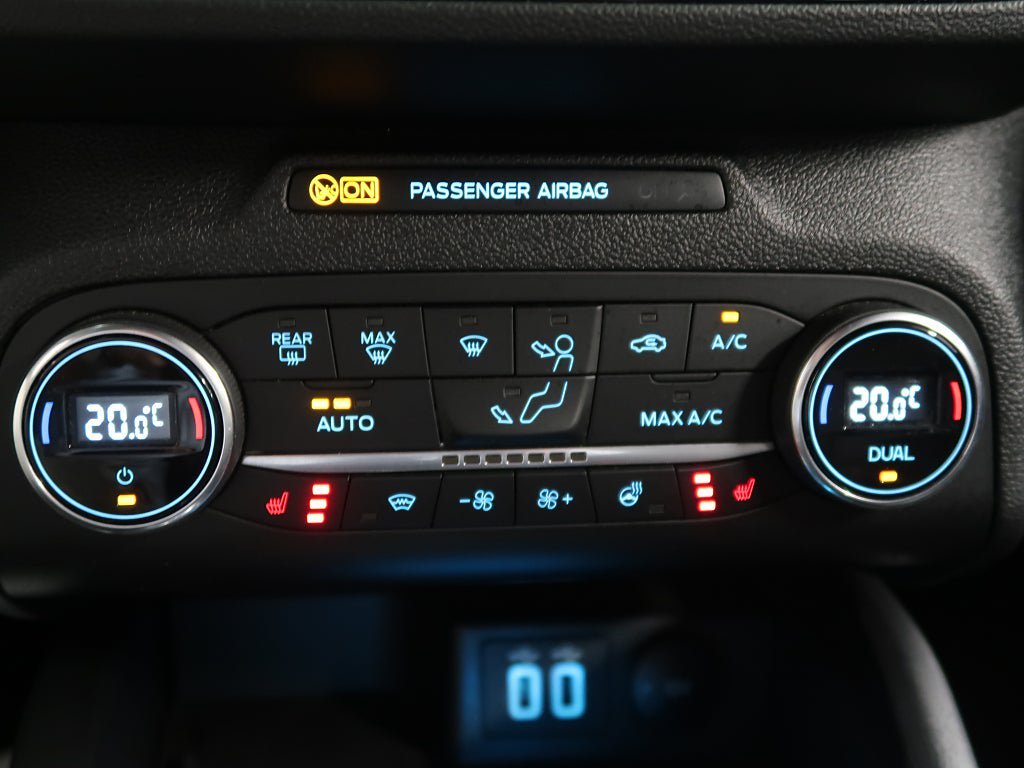 Vehicle Image 28