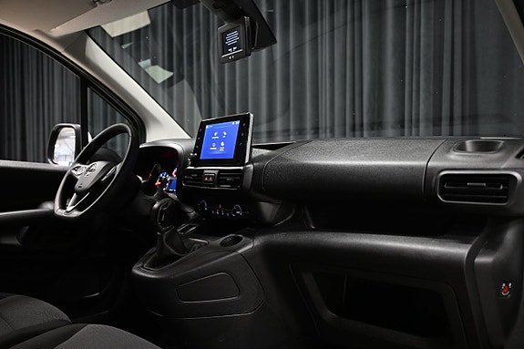 Vehicle Image 26