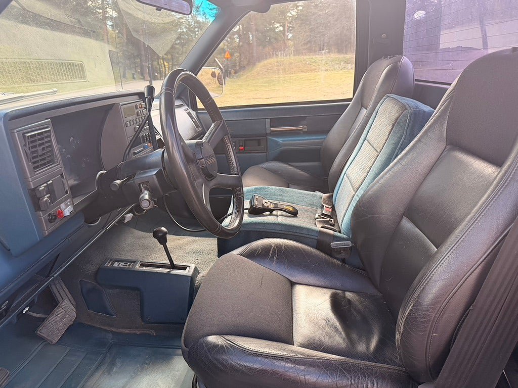 Vehicle Image 12