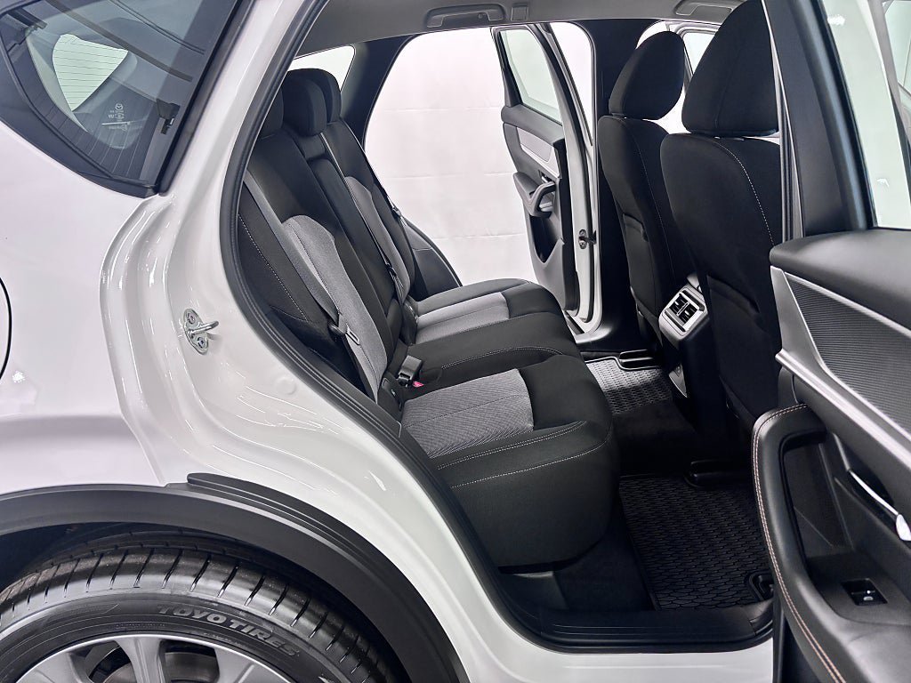 Vehicle Image 15