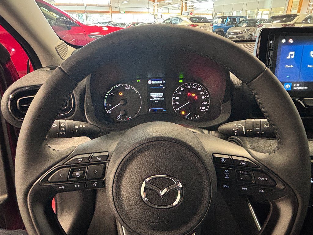 Vehicle Image 9