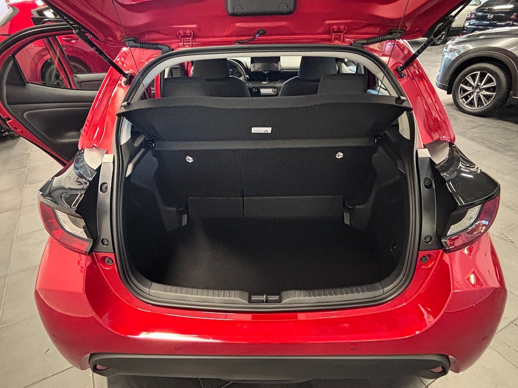 Vehicle Image 16