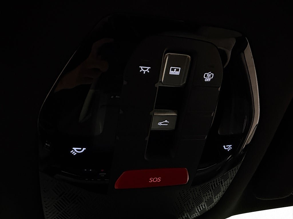 Vehicle Image 38