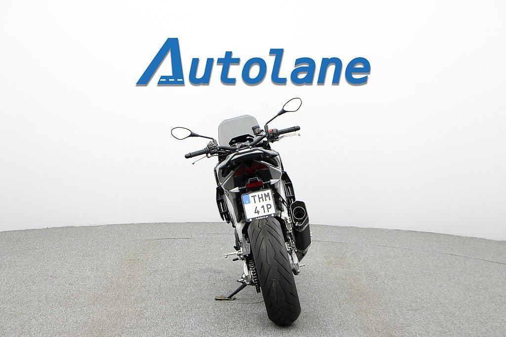 Vehicle Image 8
