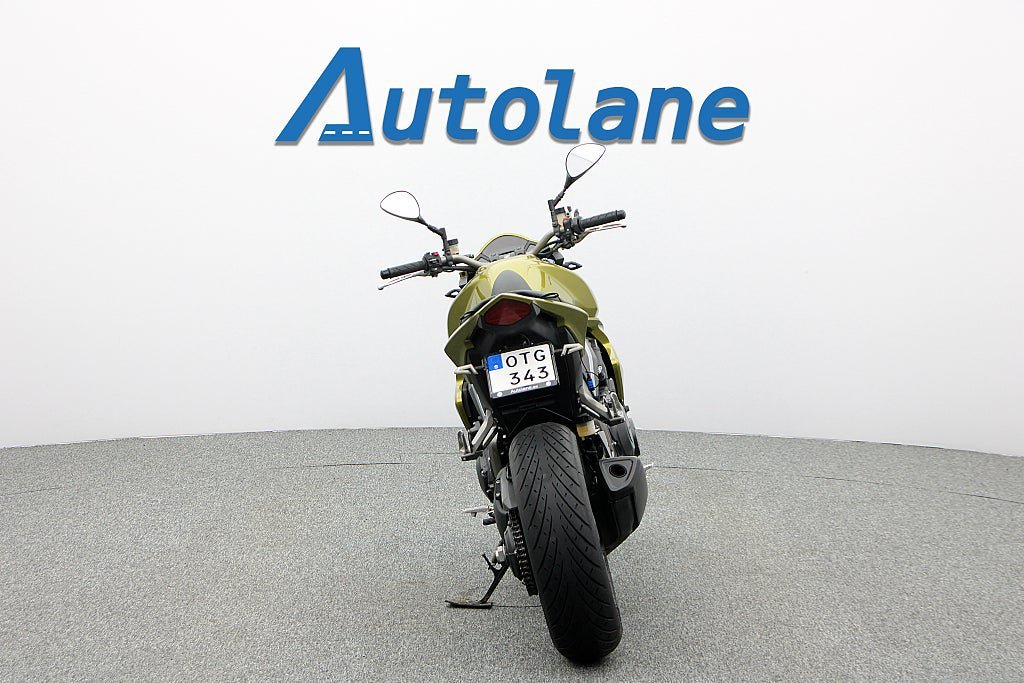 Vehicle Image 8