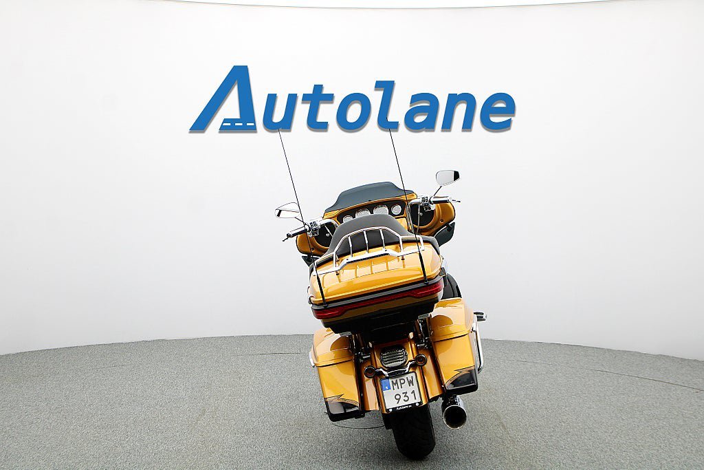 Vehicle Image 8